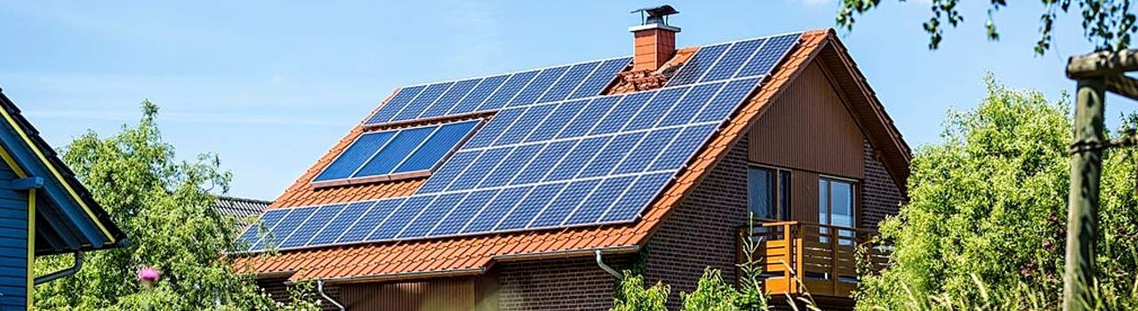 ¿Puedo usar los paneles solares como techo?