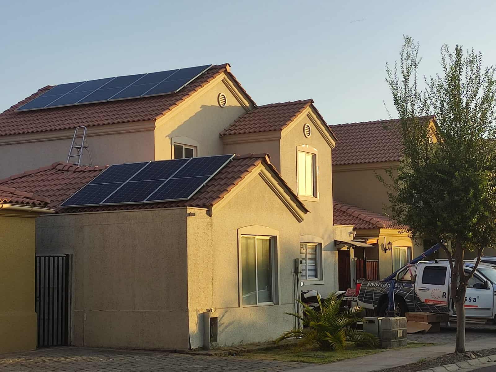 ¿Qué características requieran los techos y tejados para instalar paneles solares?